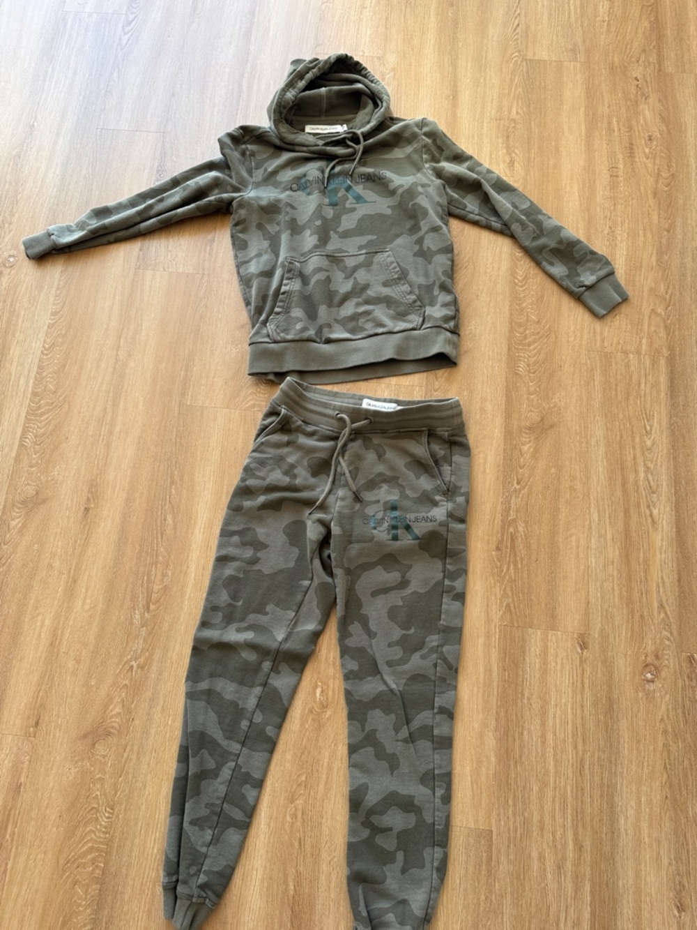 Calvin Klein Jeans Olive Green Camo Sweatpants & Hoodie Set